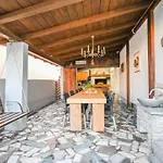 Tatil Evi Urbana With Pool *