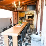 Tatil Evi Urbana With Pool Zadar