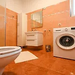 Tatil Evi Urbana With Pool