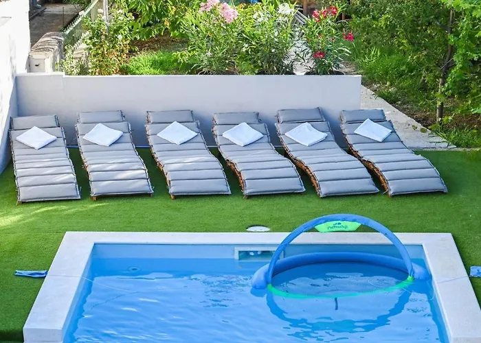 Ferienhaus Urbana With Pool *