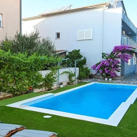 Ferienhaus Urbana With Pool Zadar