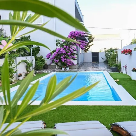 Urbana With Pool * Zara