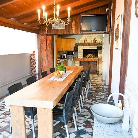Ferienhaus Urbana With Pool Zadar