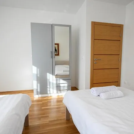 Urbana With Pool Zara