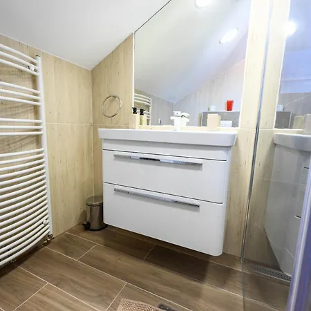 Urbana With Pool Holiday home