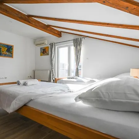 Ferienhaus Urbana With Pool Zadar