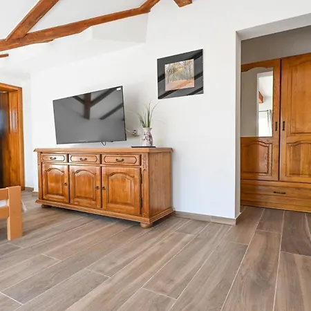 Urbana With Pool Casa vacanze