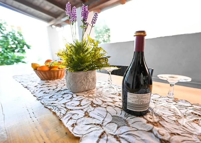 Vikendica Urbana With Pool