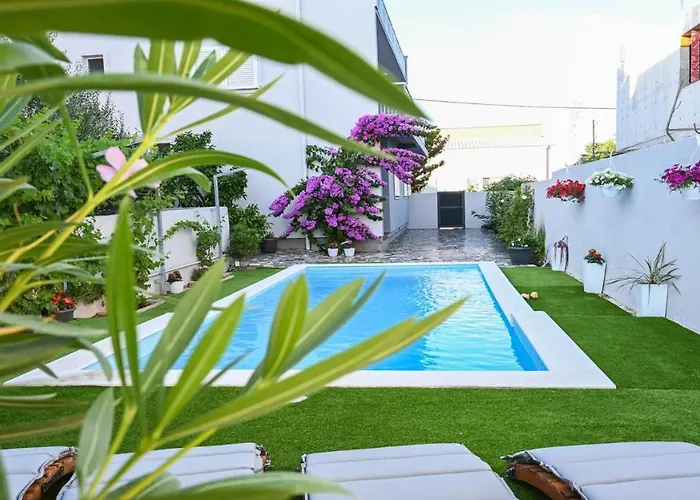 Urbana With Pool * Zadar