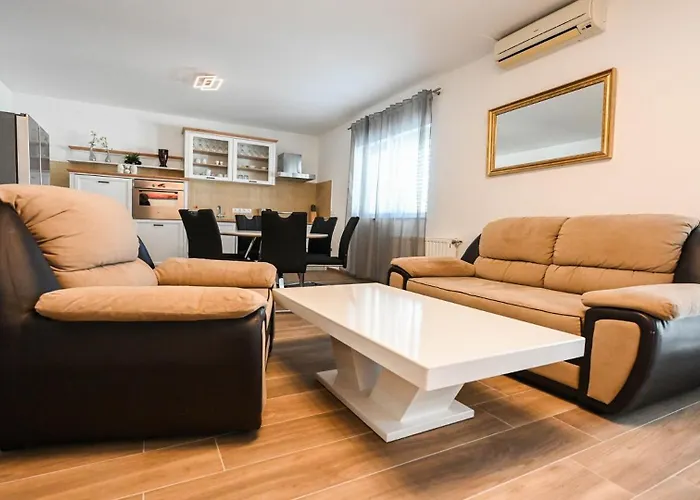 Vikendica Urbana With Pool *