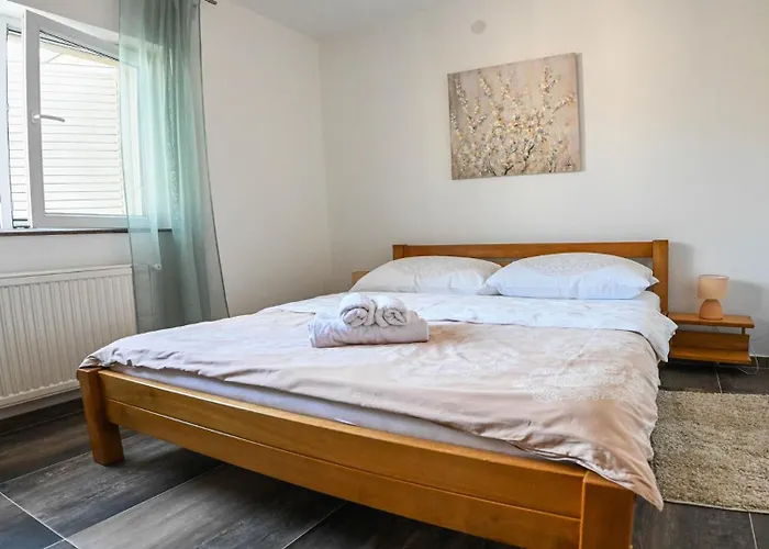 Vikendica Urbana With Pool Zadar