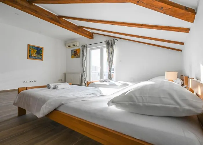 Vikendica Urbana With Pool Zadar